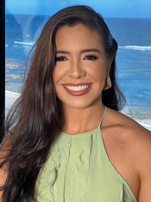 Dra. Nara Siqueira